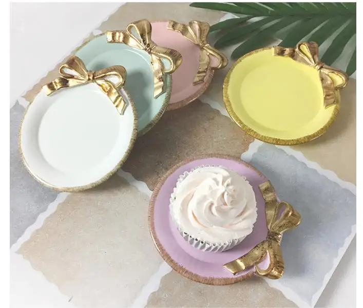 11*10CM Lovely Golden Bowknot Resin Tray Table Decoration Dish Cake Plate Dessert Coffee Cup Holder Party Wedding Ornament