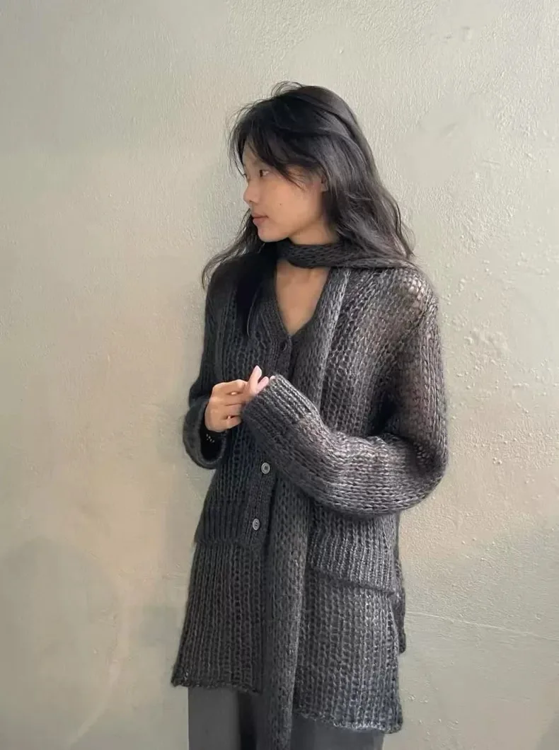 

Loose Fit Knitted Sweater Cardigan with Needlework Casual Sle Long Sve V-Ne Button up Ladies Faion Autumn Winter