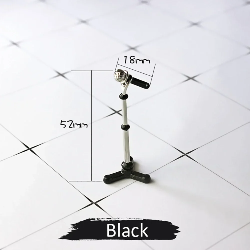 1 stks 1/12 poppenhuis miniatuur legering microfoon met standaard simulatie model speelgoed voor mini decoratie poppenhuis accessoires