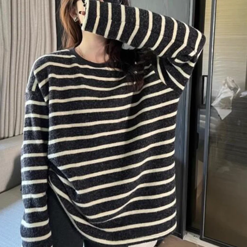 

Популярная студенческая повседневная женская одежда с героями мультфильмов, универсальные свободные ленивые кавайные модные топы для девочек, полосатая футболка с длинными рукавами