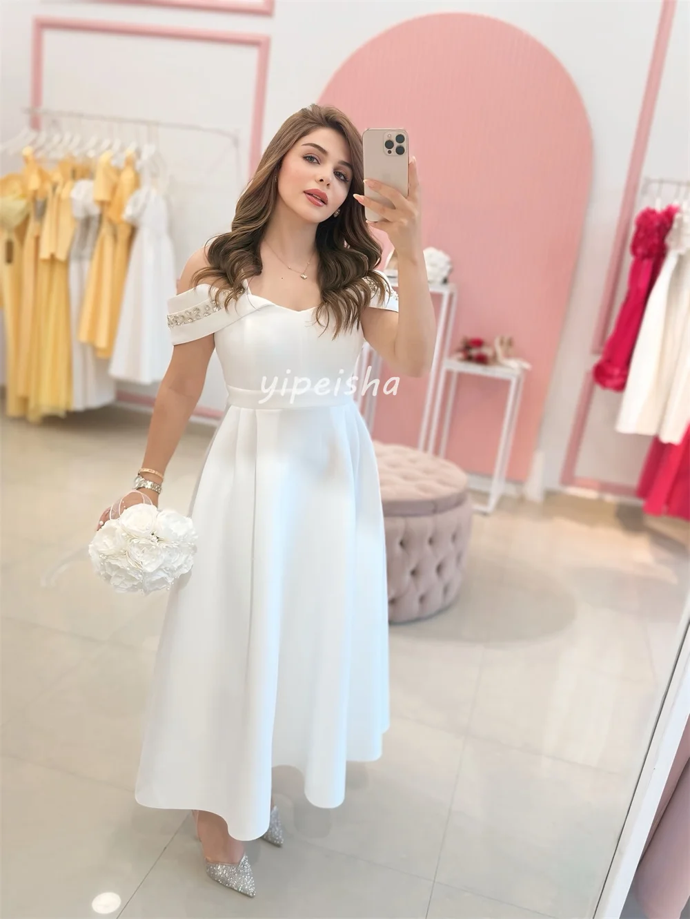 Maßgeschneiderte, formelle, passende Jersey-Strasssteine, A-Linie, schulterfreie Midi-Kleider, maßgeschneiderte Anlasskleider, moderner Stil, Mode