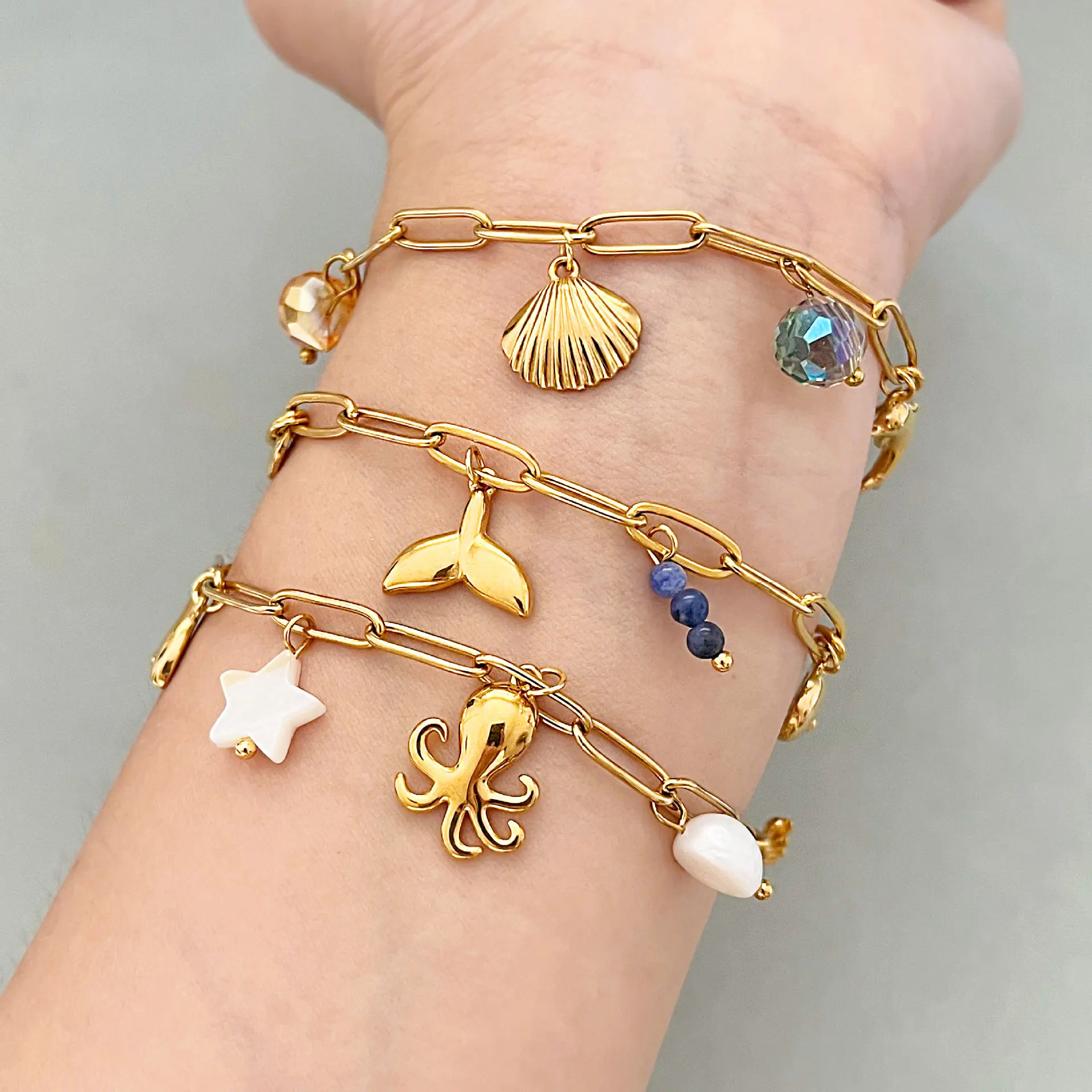 Elegant Holiday Style Women's Bracelet Gold Paper Clip Link Chain Octopus Fish Tail Pendant Bracelet Suitable for Holiday Wear