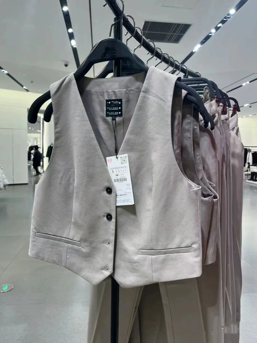 

Spring 2025 Women's Slim Fit V-Ne Button Decorated Commute ort Vest New Arrival Pure Color Polyester Fiber