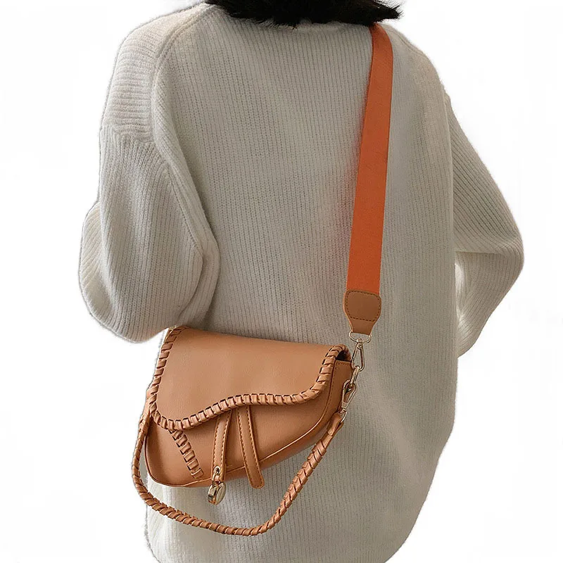 

​​2025 New Trend Woven Lace Saddle Bag - Korean Style Women's Armpit Bag - Fashionable & Simple Commuter Shoulder Bag​​