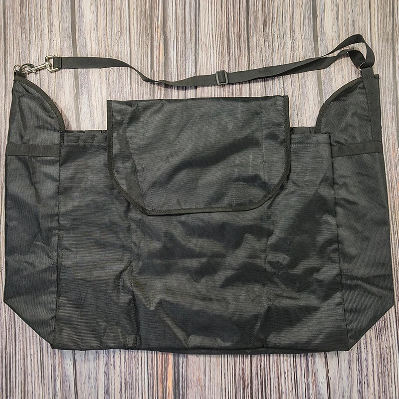 2025 Instock أكياس قش الحصان في الهواء الطلق تخزين محمول متين للعشب الجاف معلقة مسامية تصميم حقيبة تخزين العشب الجاف #4