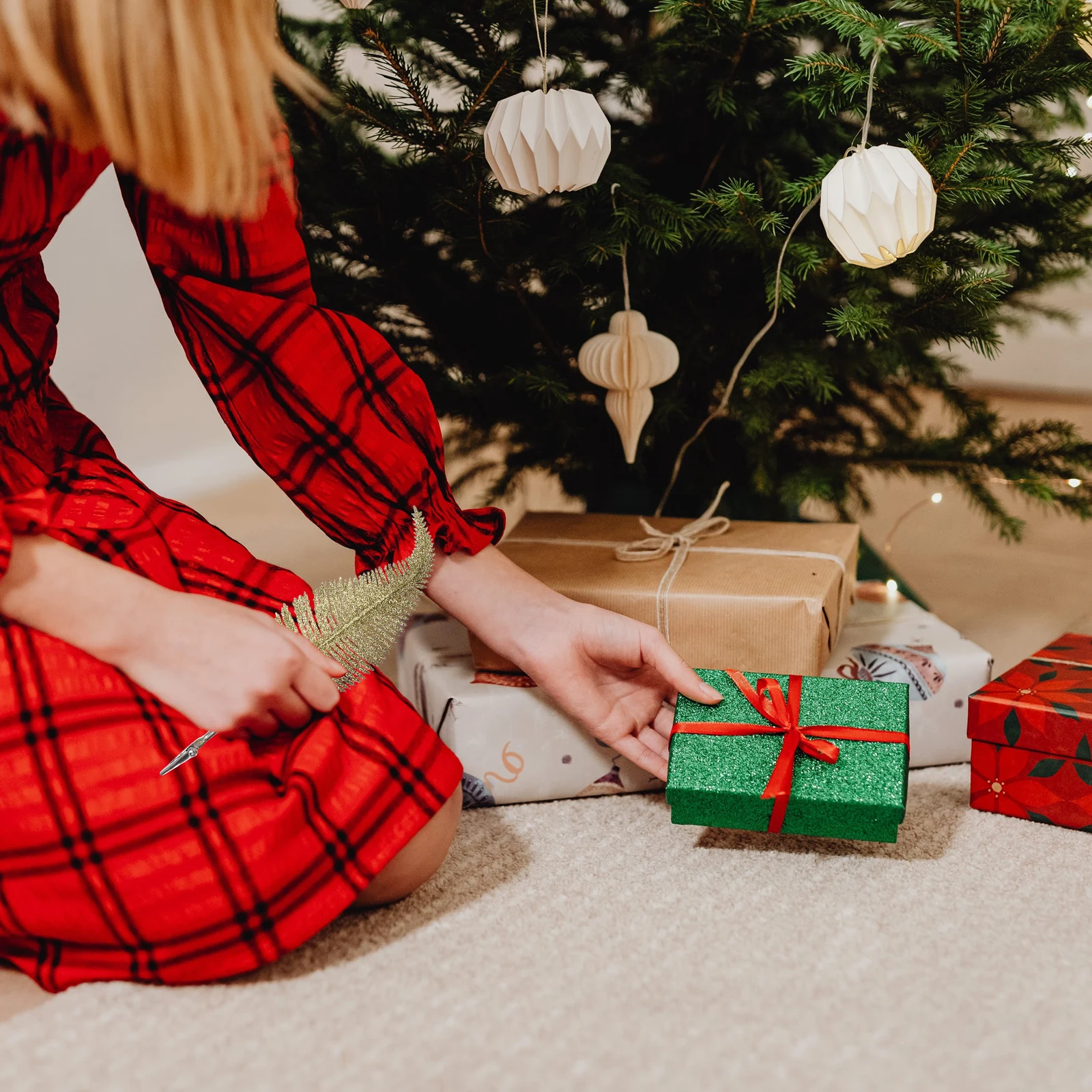 

4 Pcs Simulated Leaf Decoration DIY Plastic Leaves Decorations Decorate Xmas Holiday Wreath Gold Powder Christmas