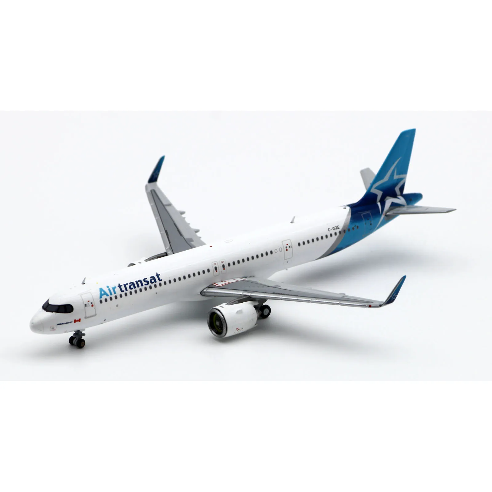 XX4195 Alloy Collectible Plane Gift JC Wings 1:400 Air Transat Airbus A321neo Diecast Aircraft JET Model C-GOIE  With Stand