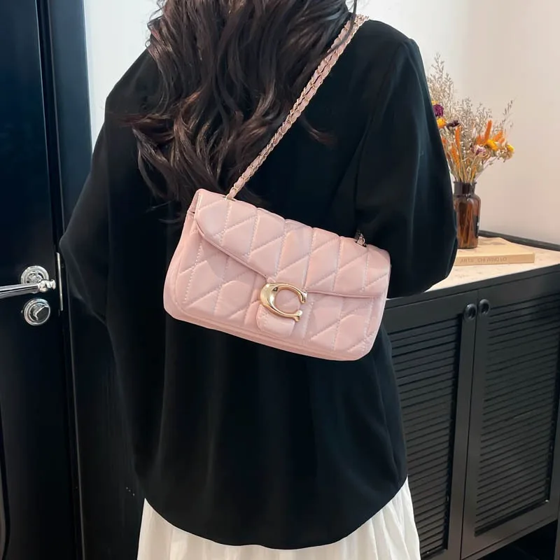 Women Quilted Chain Shoulder Bag, Elegant C‑Metal Lock Crossbody Purse, Fashion PU Leather Small Handbag for Daily Party Dating