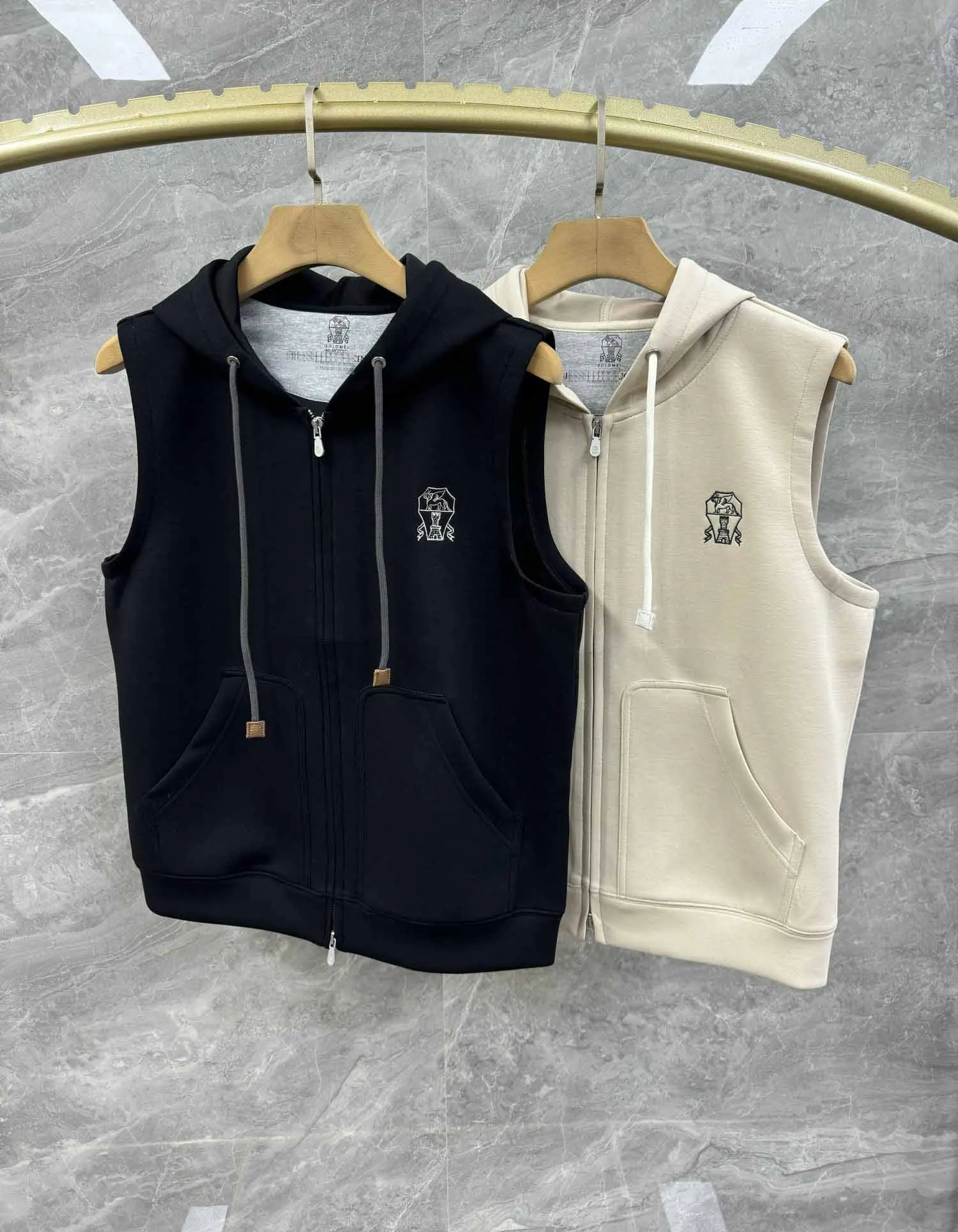 DIKU New autumn and winter BC iconic embroidered letter embellished hooded vest, men's high-end air layer business casual vest