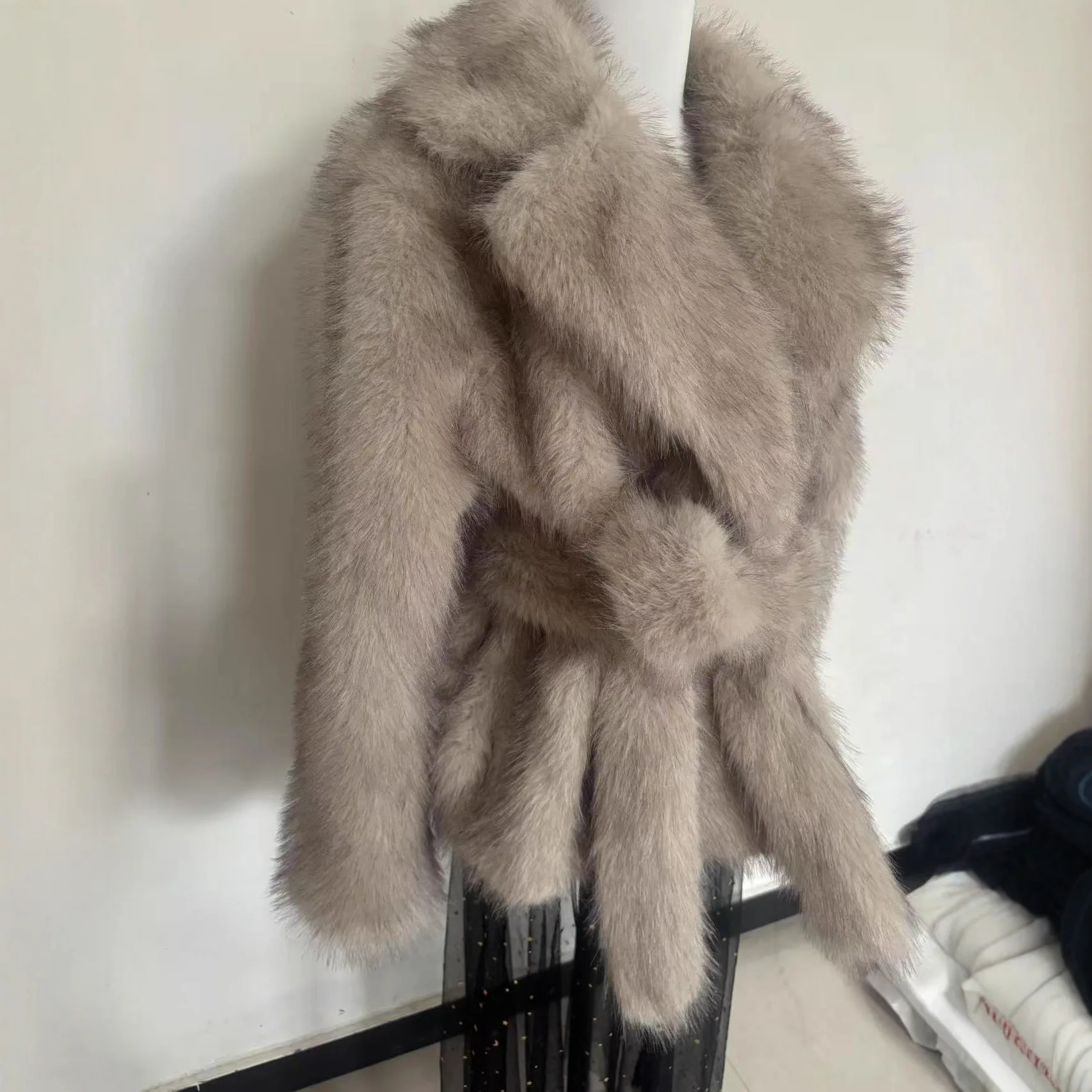 

Gradient Lace Up Winter Women Fur Coat Furry Collar Cinched Waist Female Eco Fur Coat Winter Slim Artificial Fur Jacket For Lady