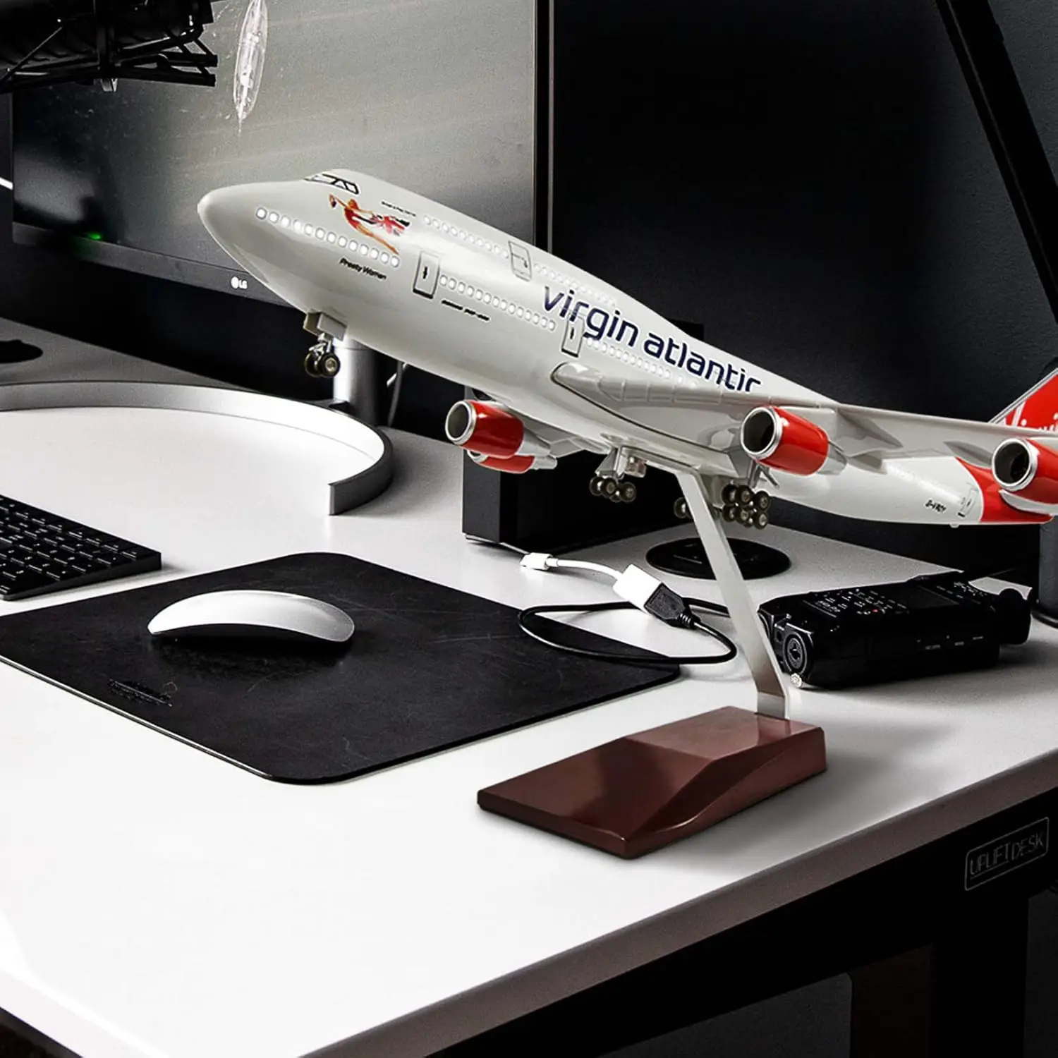 

1:130 Scale Model Jet British Airways Virgin B747 Model Planes Kits Display Die-cast Resin Aviation Hobbies Decoration Gift