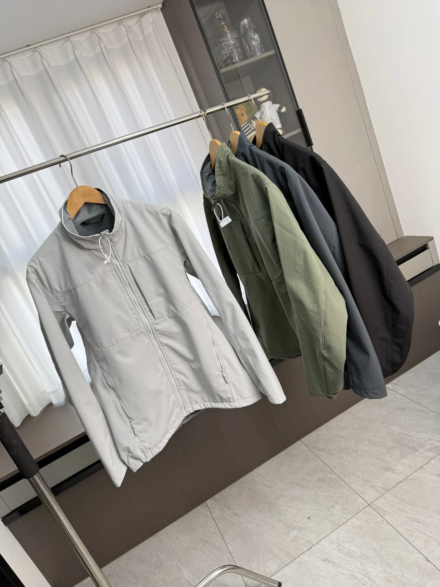 

Men's 3D Tailored Fce Lined Soft ell Jaet Lightweight Waterproof Windproof Versatile Autumn Winter Outerwear