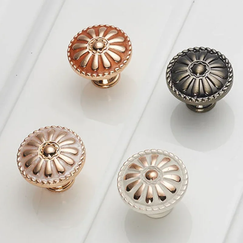 New Luxury Decorative Zinc Alloy Drawer Knobs Bedroom Furniture Handles and Knobs European Cabinet Cupboard Closet Pulls