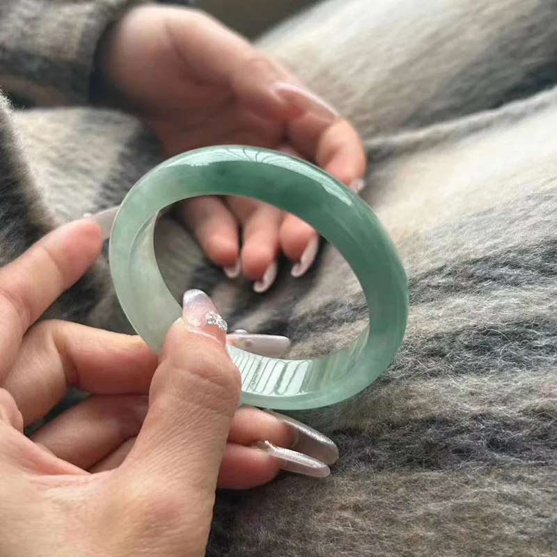 

Ice , light green with floral patterns, round shape, Burmese jadeite , girl's style jade bracelet