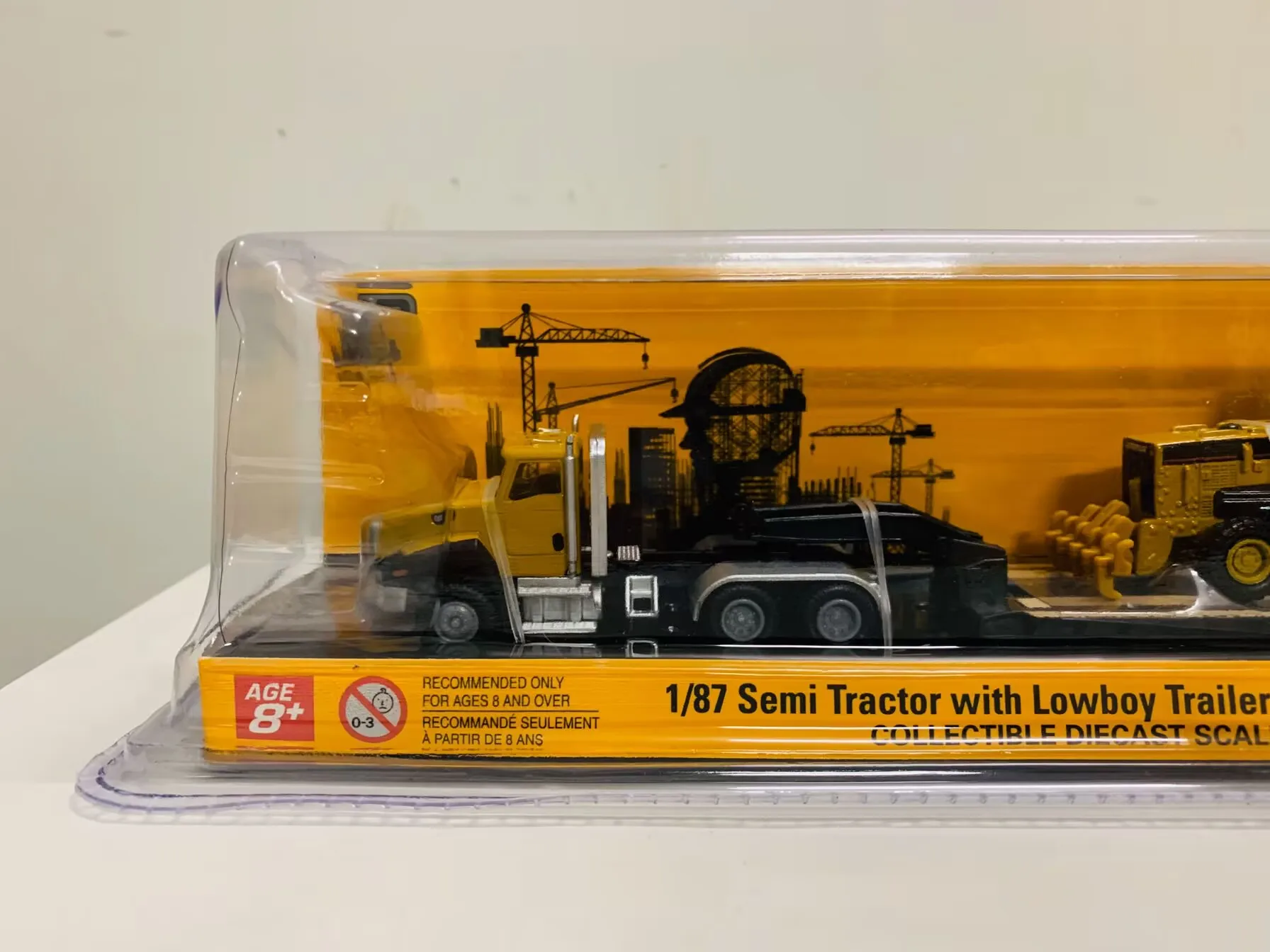 4 kleuren! DM Semi Tractor Met L0wb0y Trailer & 163H Motor Grader DieCast Machines 1/87 DieCast Masters 84414 Gift Model