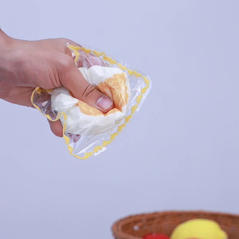 ZOCO卸売 カスタムクリスマスクロワッサン シリコンスクイーズ玩具 手作り感覚玩具 ストレス解消ギフト まとめ買い パーティーに最適