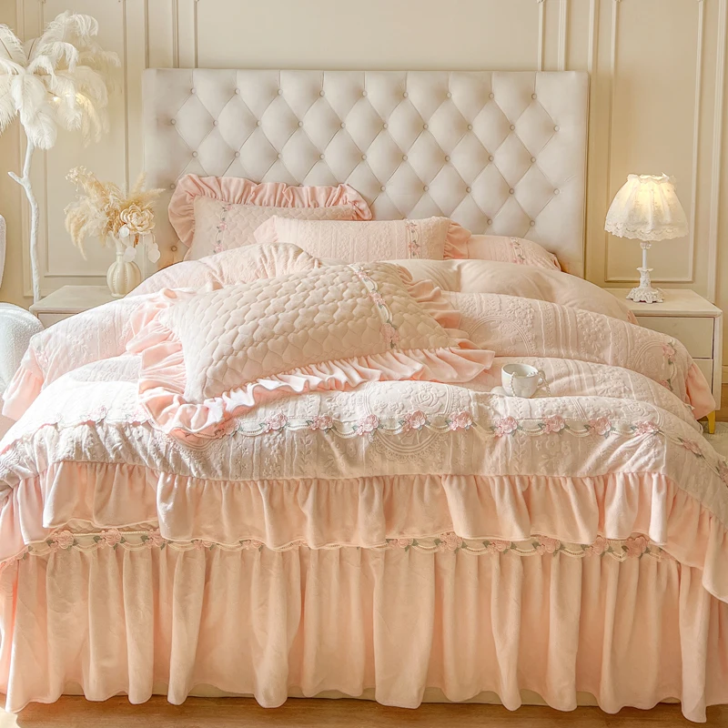 4Pcs Flowers Lace Ruffles Carved Velvet Warm Thickened Winter Princess Bedding Set Duvet Cover Quilted Bedspread Pillowcases