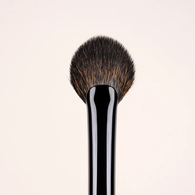 YIZHIBI professional hand-made beauty brush fan-shaped eye brush loose squirrel hair.