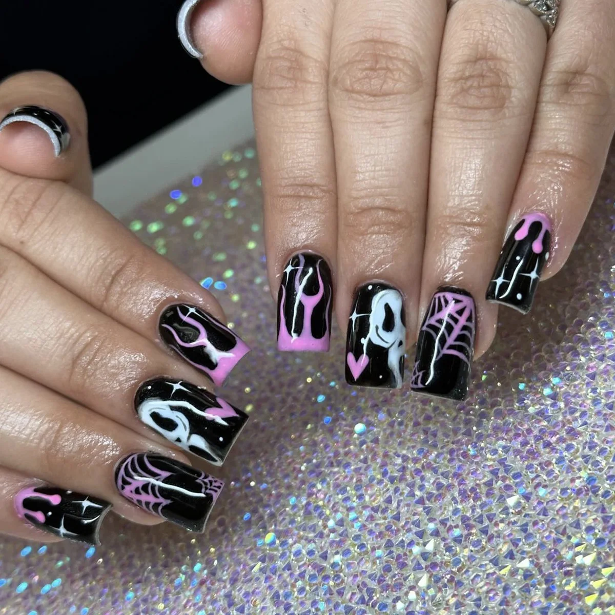 24pcs Halloween False Nails Black Mid-length Square Full Cov