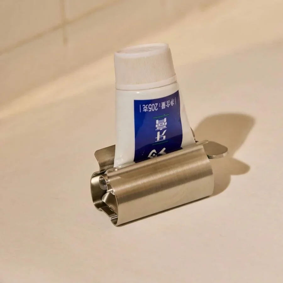 

Cirelle 1pc 304 Stainless Steel Toothpaste Squeezer, Manual Squeegee For Toothpaste, Household Slouchy Person's Squeezer