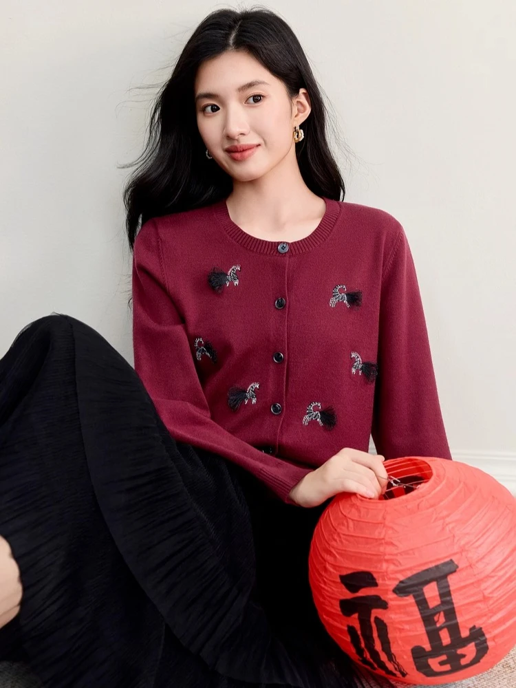 SENTUBILA Women's Lucky Pony Commuter Cardigan 2025 Autumn New Soft O-Neck Single-Breasted Casual Knit Sweater Coat W53EB3516