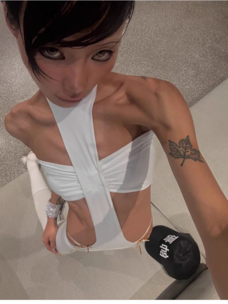 Black/White Slim Fit Bodycon Bodysuit, Sexy Hot Girl Chic Spring Summer Women's Trendy Halter Neck Cross Strap Cutout Bodysuit