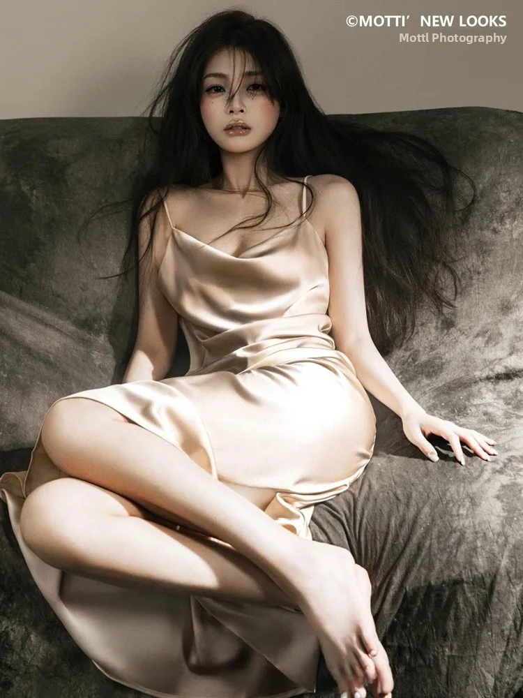 

New 2026 Studio Portrait Photography Cold Atmosphere Light And Shadow Emotion Home Girl Personal Art Photo Clothing