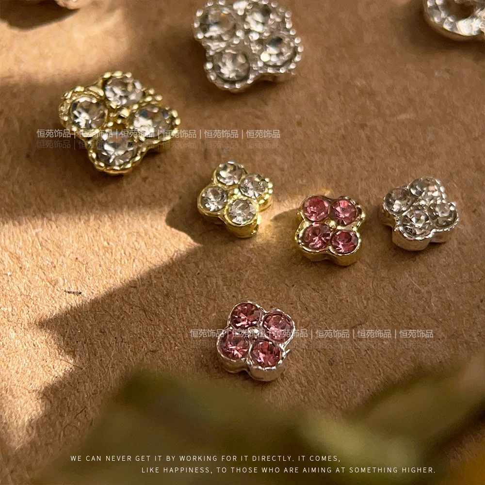 Four-Leaf Clover Nail Art Accessories, Light Luxury Retro Hollow-Out Sparkling Diamond-Studded Nail Decorations