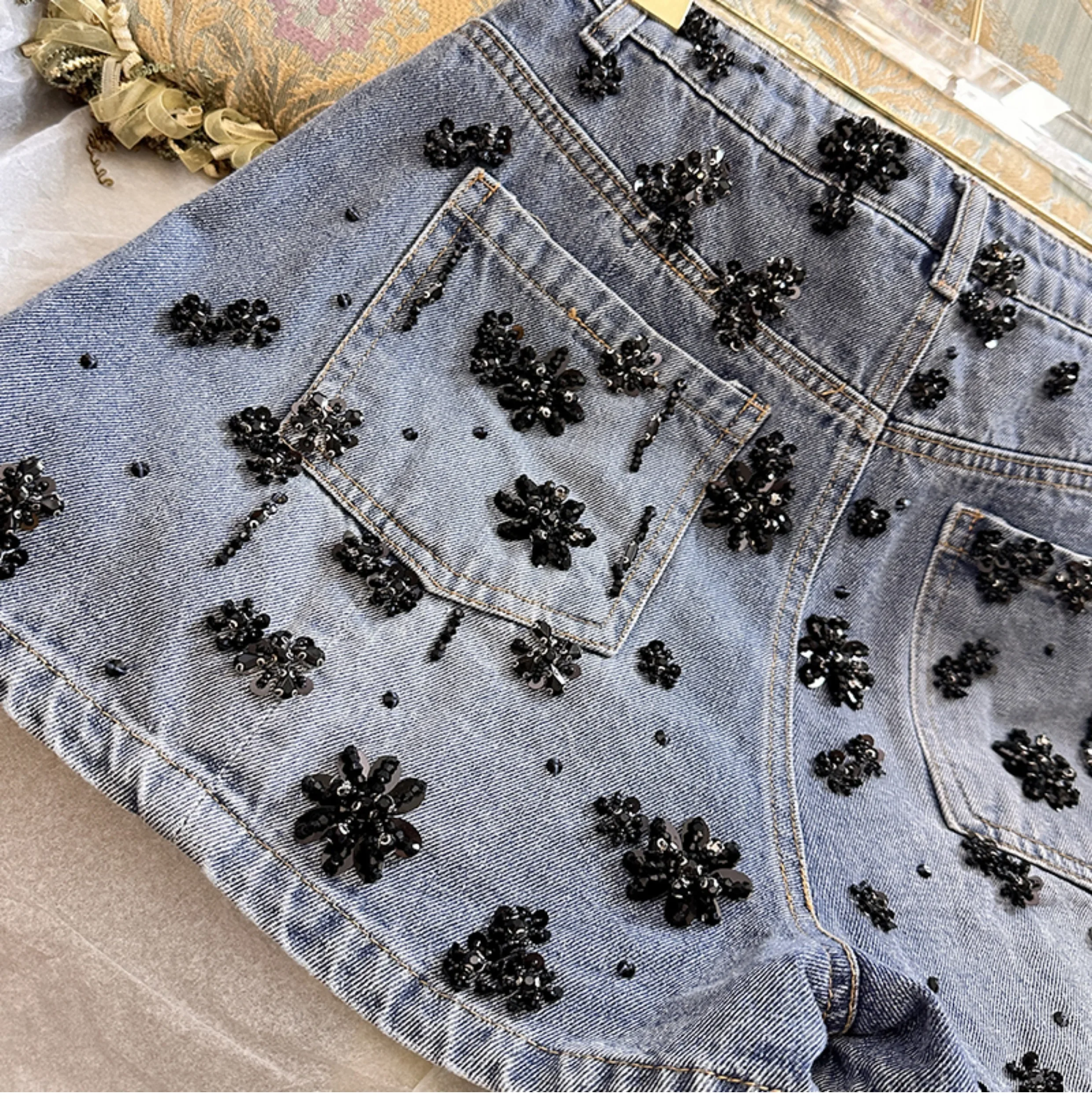 2024 Summer Women's New Denim Shorts Sequin Bead Embroidery Personality Wide Leg Pants High Waist High Street Denim Shorts