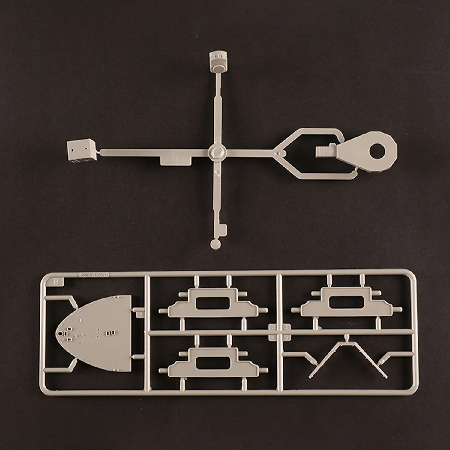 

1/350 Hobby Boss 86518 Британский монитор HMS Lord Clive Статическая модель корабля Комплект металлической якорной цепи DIY Модель в подарок для военного фаната