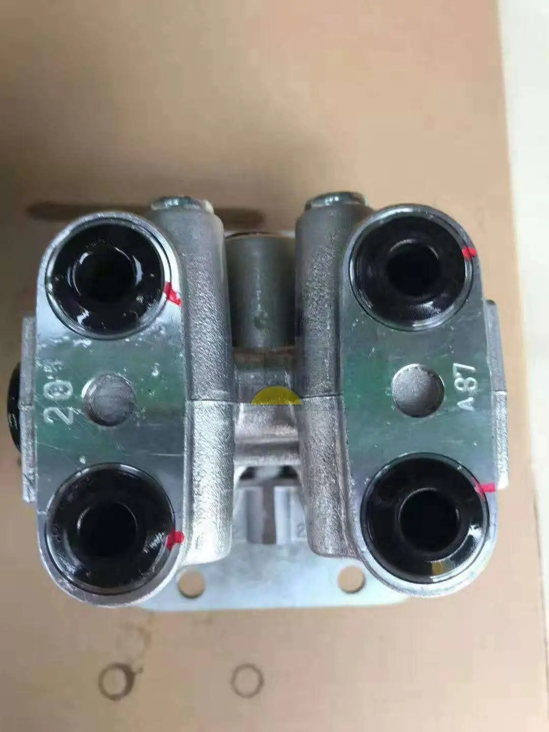 Pedal Valve 369-8503 310-0415 3698503 3100415 Shuttle Travel pilot Hydraulic Foot Pedal Valve for 349D 349D2 315D 312D Excavator