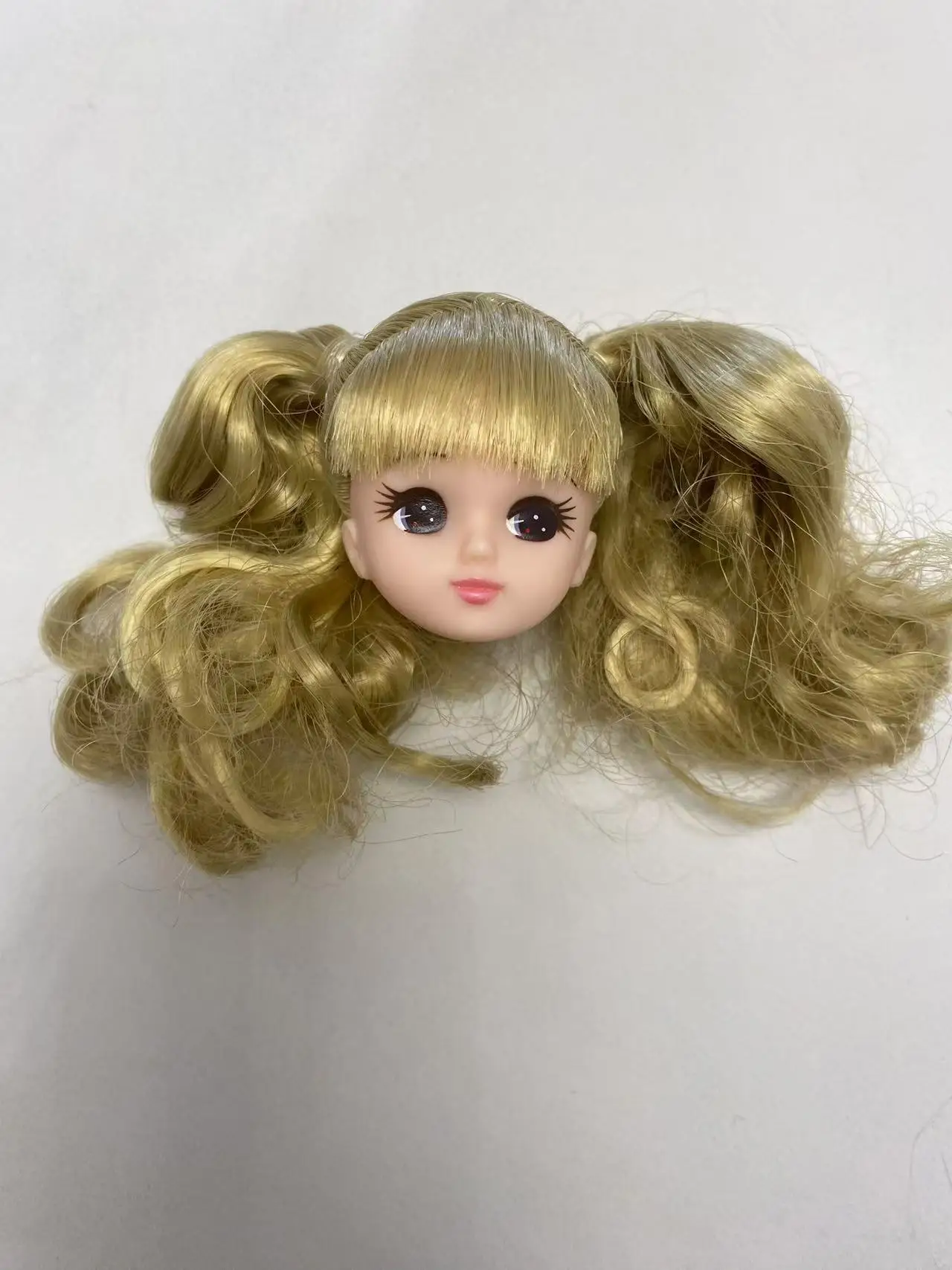 

beautiful new head for licca for girl