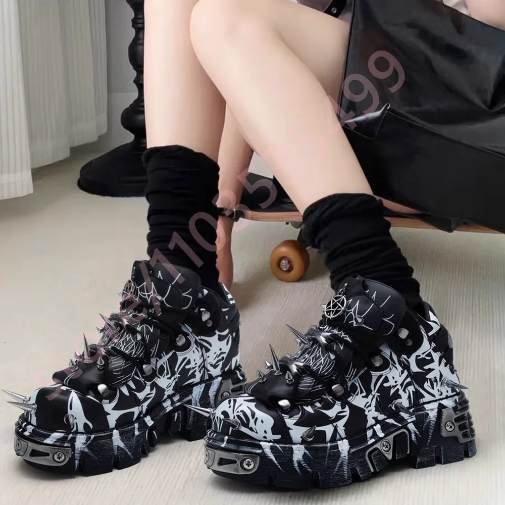 

2025 Punk Rock Metal Rivet Motorcycle Boots New Fashion Platform Round Sports Casual Ankle Boots Mixed Color Print Short Boots
