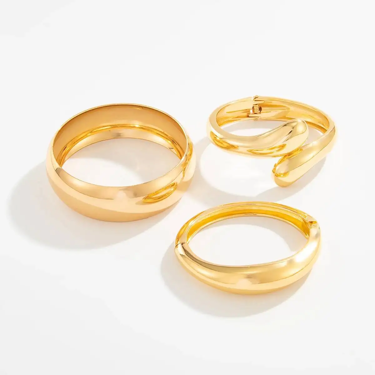 Ingemark 3 أنماط الهيب هوب الذهب اللون تكويم أساور واسعة للنساء بيان الموضة الشرير قطرة الماء أساور مجوهرات هدية