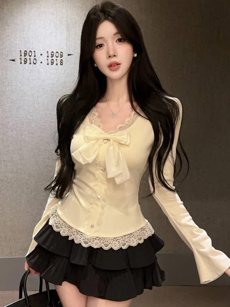 

Slimming V-Neck Lace Trimmed Bell Sleeve Cake Skirt Women's Outfit Autumn Winter New Style Set Korean Style Commute Fashion