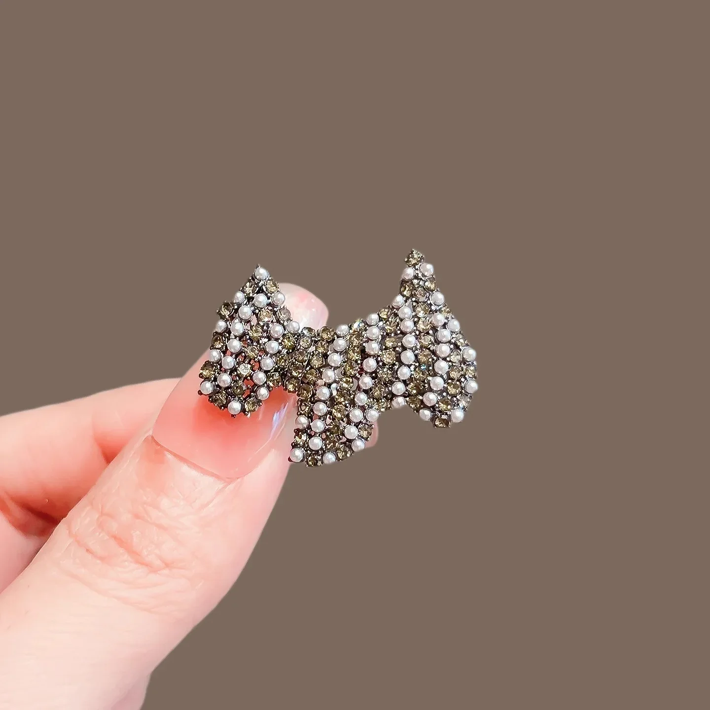 High-End-Haarnadel mit Strass-Welpenperlen, niedlicher und süßer Stirn-Pony-Clip für Damen, Mini-Seitenclip im koreanischen Stil, Haar-Accessoires