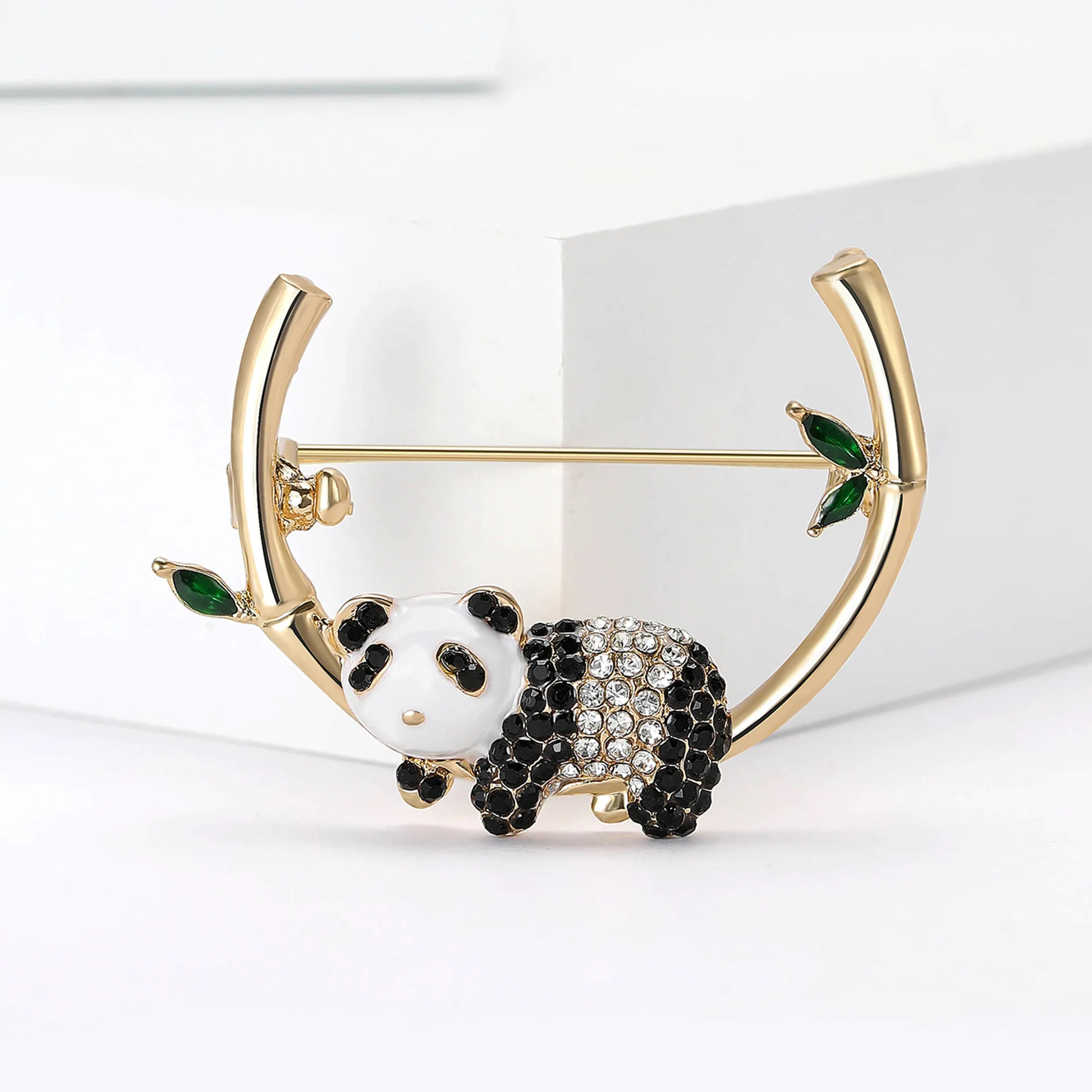 Creative Design Of Cartoon Cute Alloy Rhinester Panda Brooch Suitable For Women Male Charm Fashion Accessories Pin