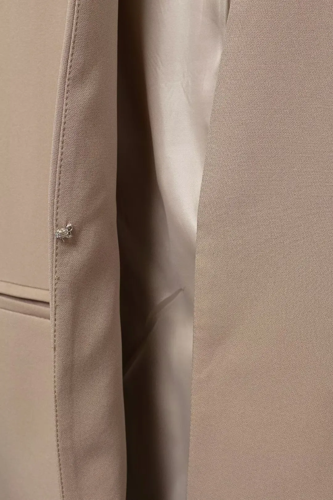 سترة بدلة برقبة على شكل حرف V بصف أزرار واحد للنساء ، معطف بأكمام طويلة كلاسيكي للسيدات ، توب أنيق غير رسمي ، ديكور جيب فضفاض ، موضة جديدة