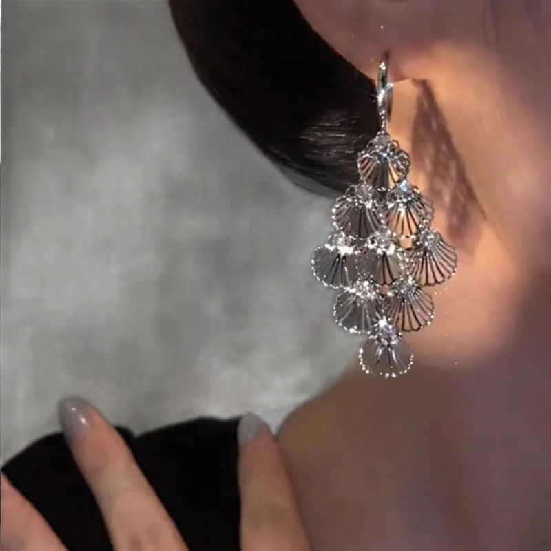 Fashion Metal Hollow Out Shell Tassel Earrings For Women Trendy Geometrics Fan-shaped Zircon Earrings Casual Party Jewelry Gift