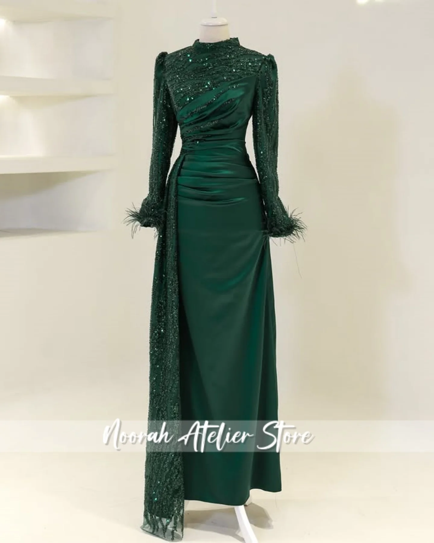 

Sparkly Green Dubai Muslim Evening Dresses 2025 Feathers Sleeves Wedding Dresses Prom Gown سهرة Formal Dress Customized