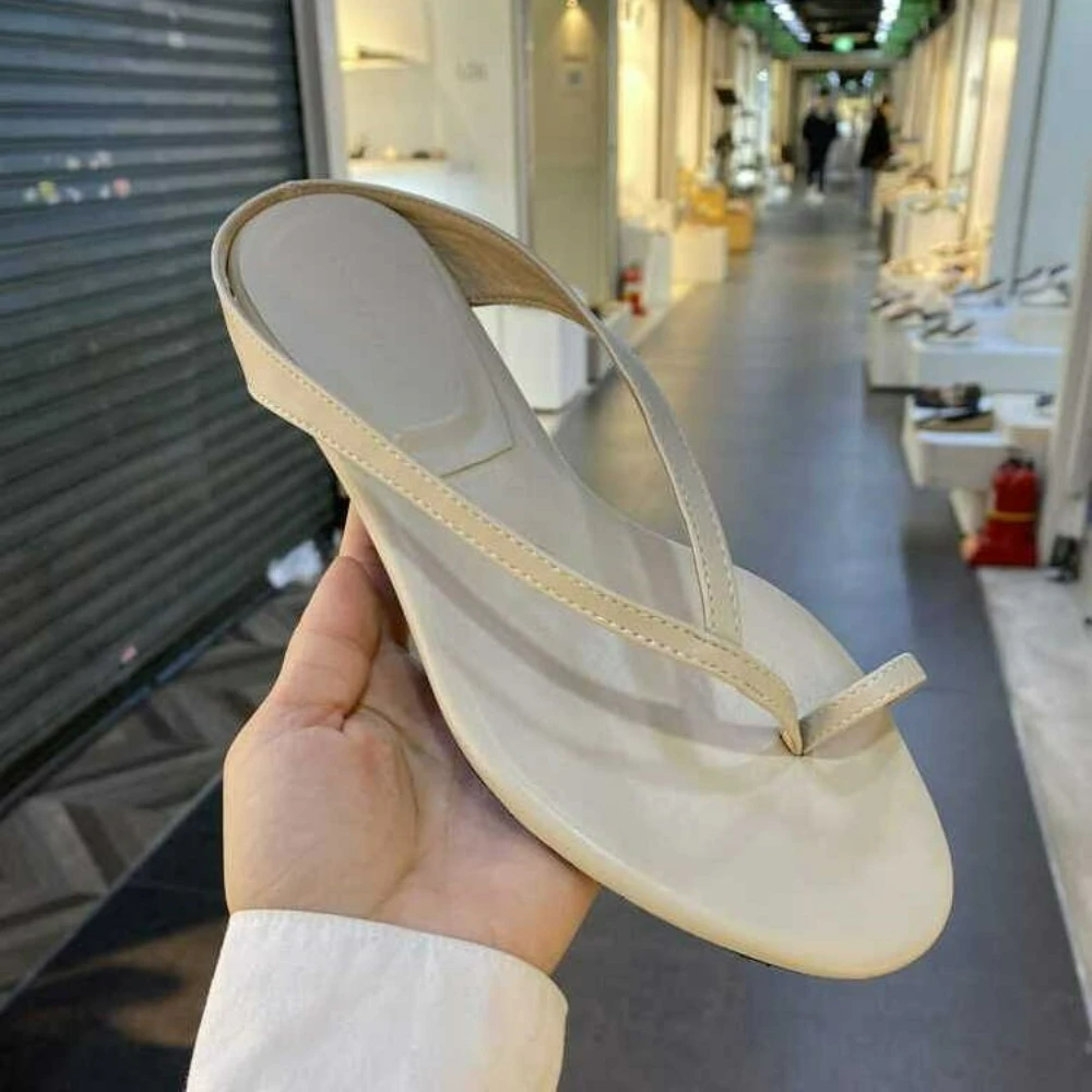 Sommerliche Damen-Slipper mit niedrigem Absatz, große Größen, quadratisch, schmaler Riemen, modische Sandalen für Outdoor, Strand und Freizeit