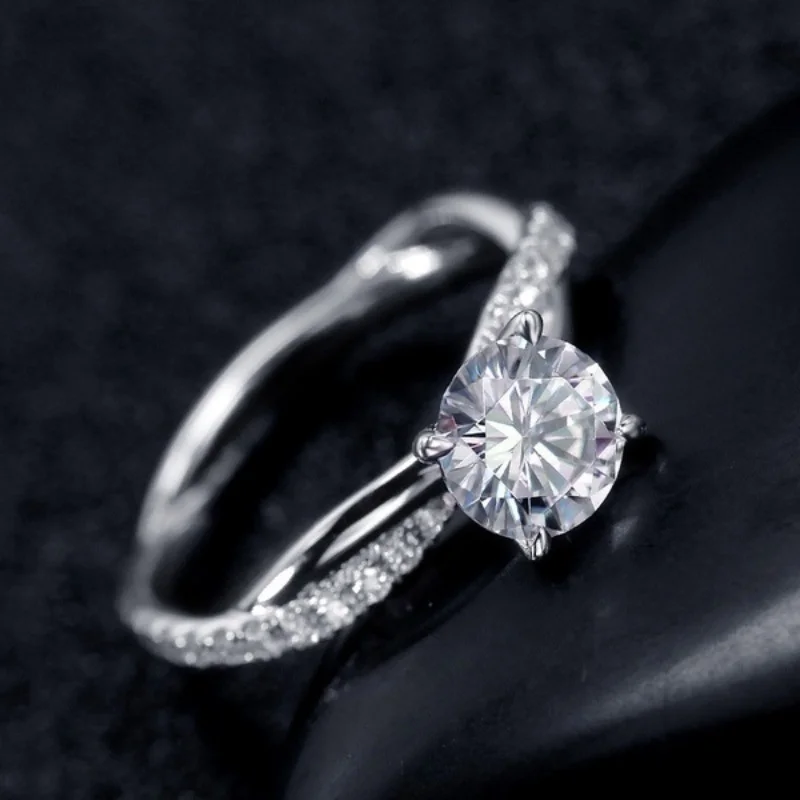 

Fashion Luxury Rhinestones Ring for Women Men Korean Romantic Shiny Zircon Cross Lovers' Ring Commitment Wedding Jewelry Gift