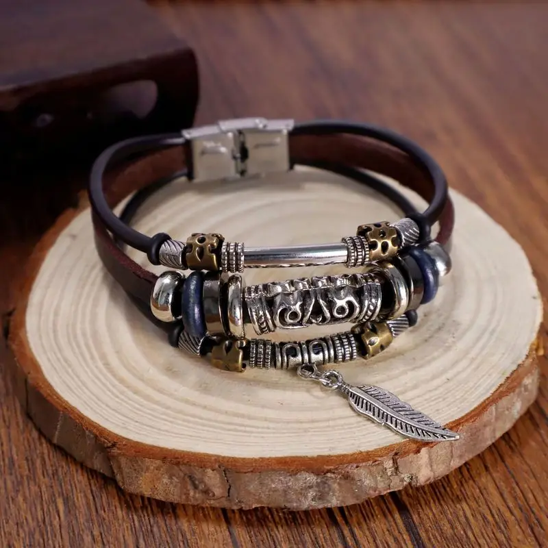 Bohemian-Style Bracelet, Vintage Handmade Cowhide Strap Buckle Bracelet, New Feather Pendant Bracelet.
