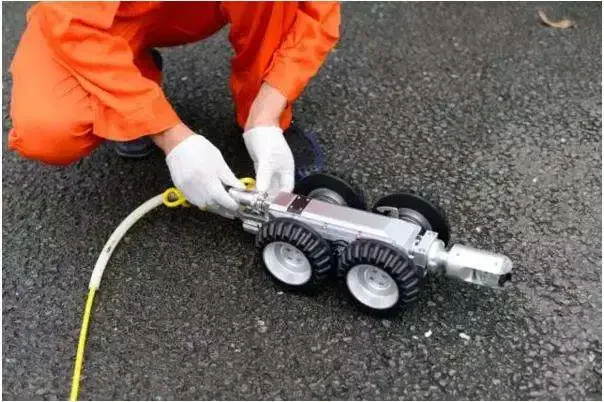 Sewer Pipe Crawler Robot Camera With 100M Working Cable Waterproof Ip68 12.1 inch display Videoscope Visual Testing