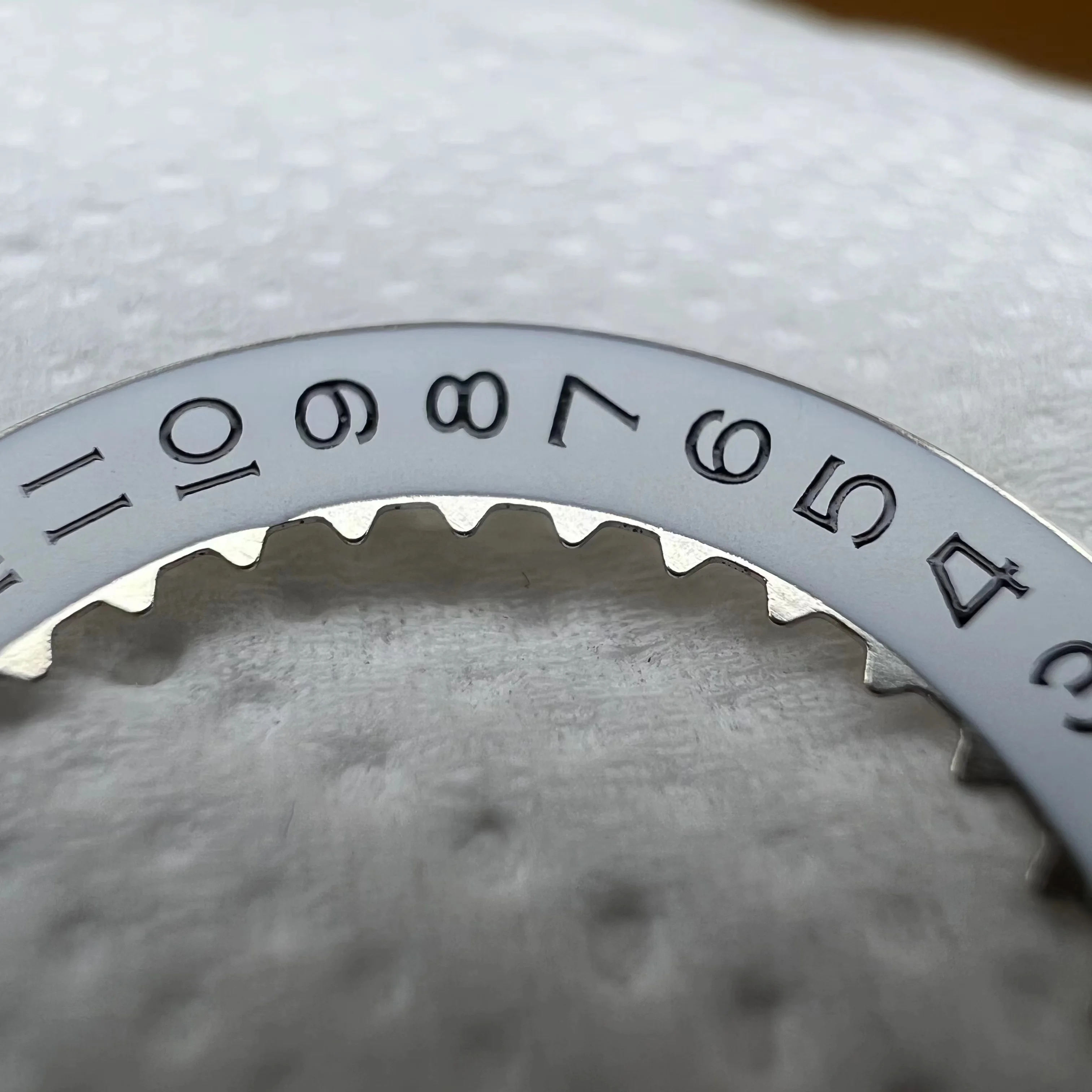 2024 new edition super quality  Smooth edge font date wheel for 3135 movement calendar gear