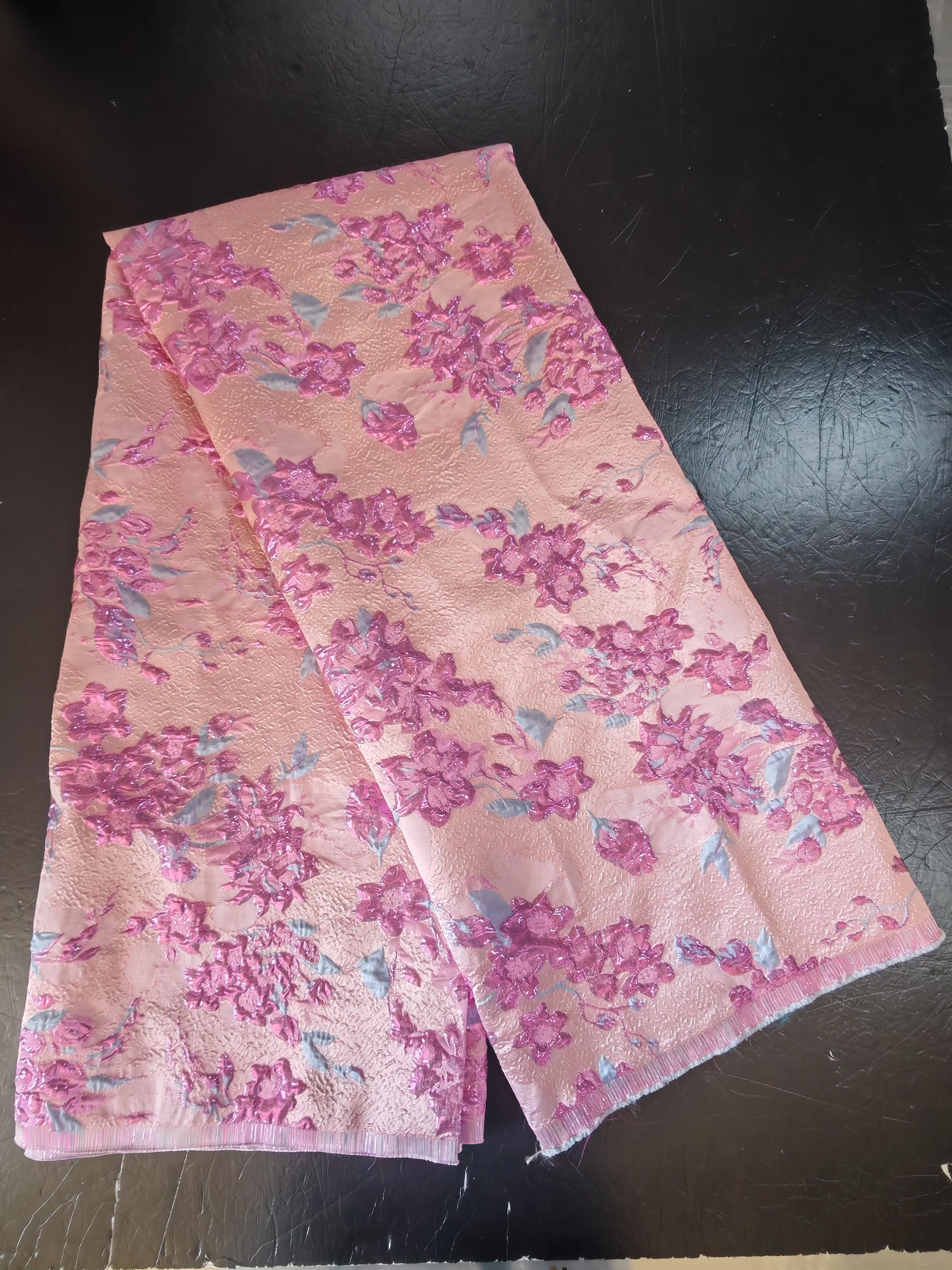 Clearance sale French Jacquard Brocade Lace Fabric 2025 High Quality Nigeria Gilding Lace Fabric for Women Party Wedding Dresses