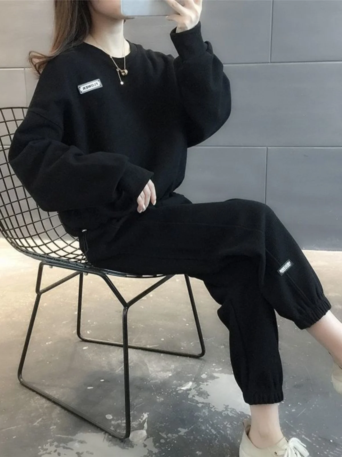 

Повседневный комплект спортивной одежды, женский весенне-осенний новый модный свободный свитшот, брюки, комплект из двух предметов для бега, универсальный хлопковый круглый комплект Ne