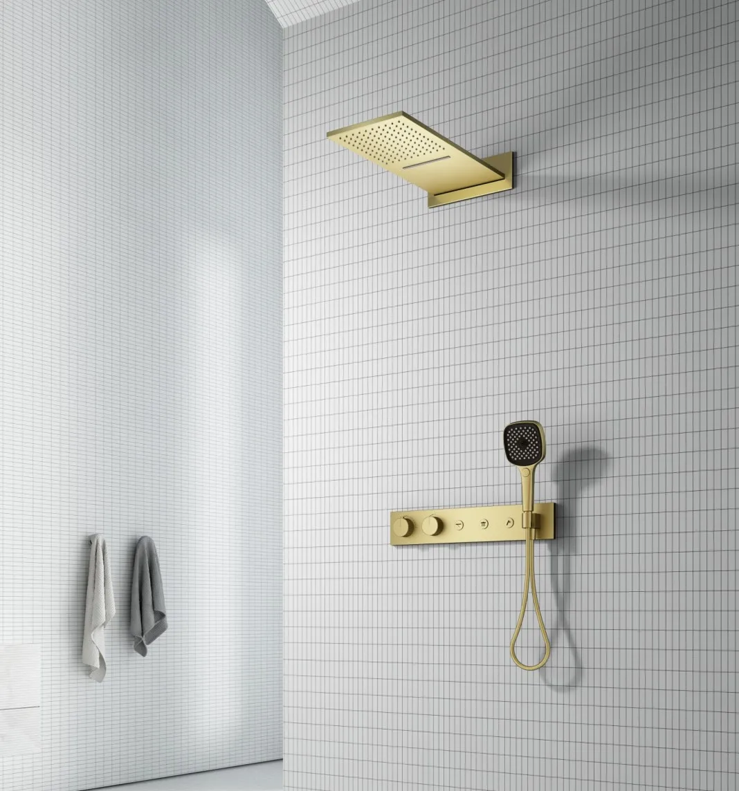 Настенный смеситель для душа, скрытая латунь, серебряная поверхность, душевой набор для ванной комнаты с балансированным клапаном под давлением