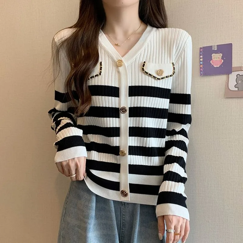 

Plus Size Female Cothing Small Fragrant Wind Short Tops Spring Autumn 2024 New Women's Striped Knitwear Versatile V-neck Sweater