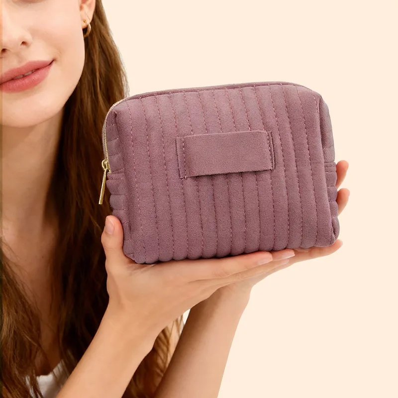 High-quality, soft, and skin-friendly cosmetic bag for storing makeup